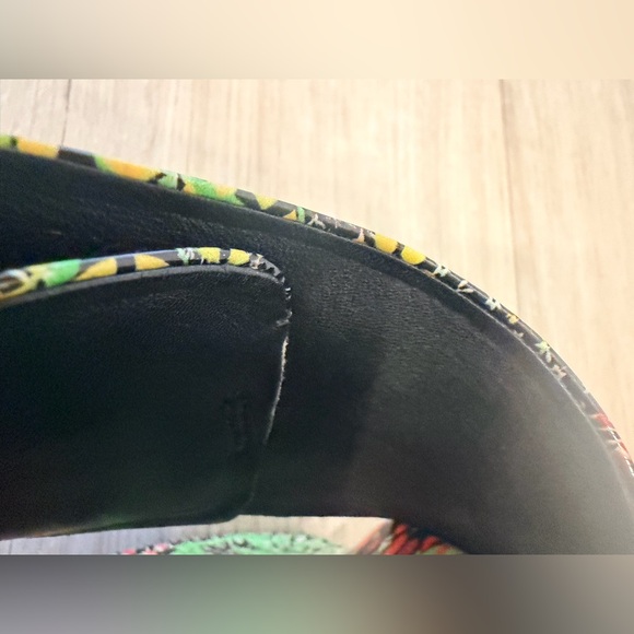 Versace Platform Sandals - Picture 9 of 9